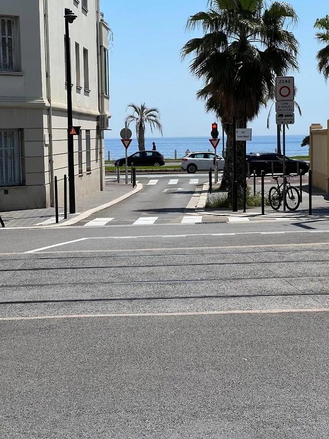 Gorgeous 2 Bedrooms Holiday Apartement Nice 0*,
