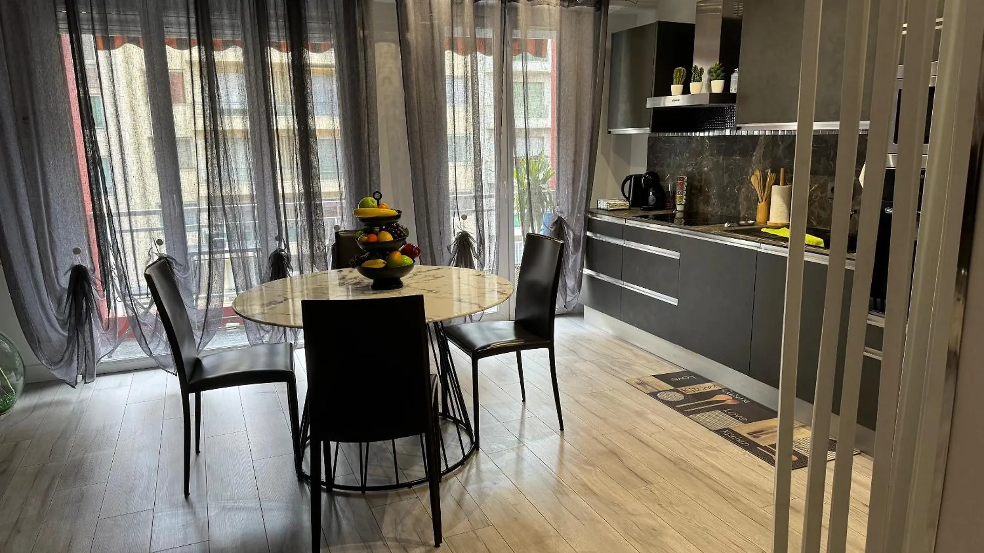 Gorgeous 2 Bedrooms Holiday Apartement Nice France